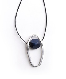 シルバーオーバルウッドビーズネックレス