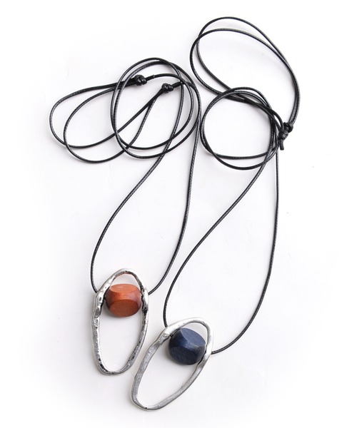 MARAI（マーライ）の「シルバーオーバルウッドビーズネックレス（ネックレス・レディース・ネイビー/ブラウン・FREE）」の9枚目の写真