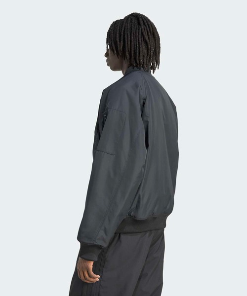 adidas（アディダス）の「チームガイスト 中わた入りジャケット / アディダスオリジナルス adidas Originals（ブルゾン・メンズ・ブラック・X-SMALL/LARGE/MEDIUM/SMALL/XX-LARGE/3XL/X-LARGE）」の2枚目の写真