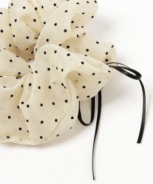 LOWRYS FARM（ローリーズファーム）の「ドットリボンツキシュシュ  605359（シュシュ・レディース・ホワイト/ブラック/ライトブルー/ピンク系その他・FREE）」の6枚目の写真