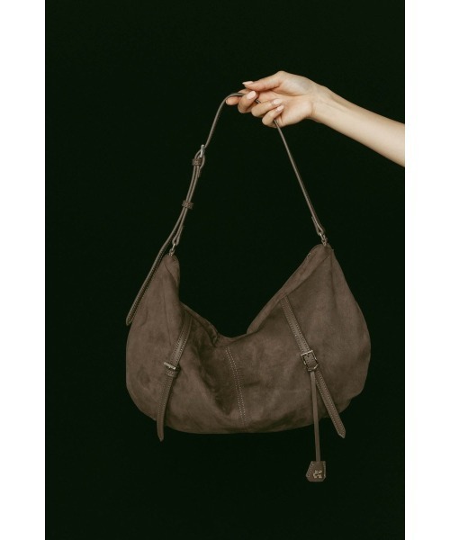 Knuth Marf(クヌースマーフ)の「suede moon bag(ショルダーバッグ・レディース・ブラウン/グレー・FREE)」の2枚目の写真