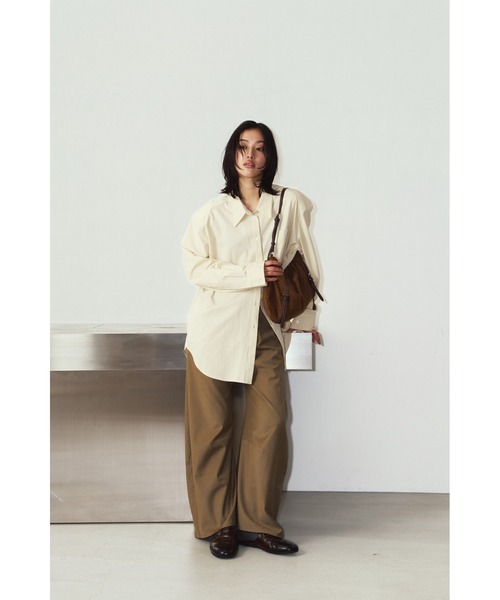 Knuth Marf(クヌースマーフ)の「suede moon bag(ショルダーバッグ・レディース・ブラウン/グレー・FREE)」の4枚目の写真