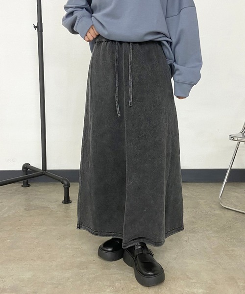 CRB(シーアールビー)の「ピグメントIラインロングスカート(スカート・レディース・グレー/ベージュ/ブラック/ブルー・F)」の5枚目の写真