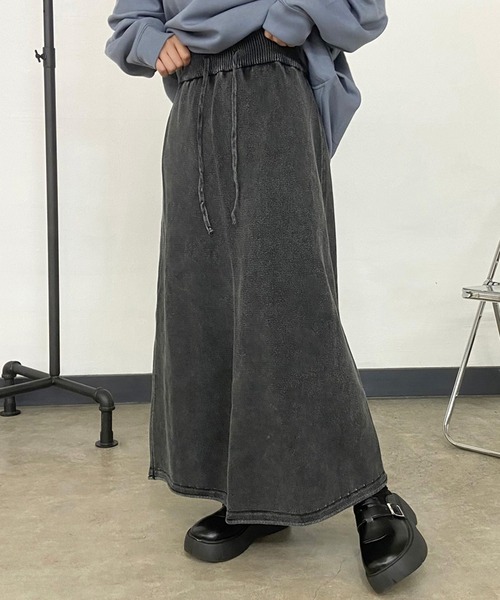CRB(シーアールビー)の「ピグメントIラインロングスカート(スカート・レディース・グレー/ベージュ/ブラック/ブルー・F)」の8枚目の写真