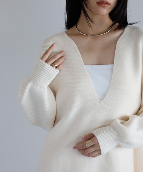 ENC（エンク）の「deep V neck highgauge knit pullover / 深Vネックハイゲージニット（ニット/セーター・レディース・ダークグレー/ベージュ/アイボリー/ライトブルー・FREE）」の20枚目の写真