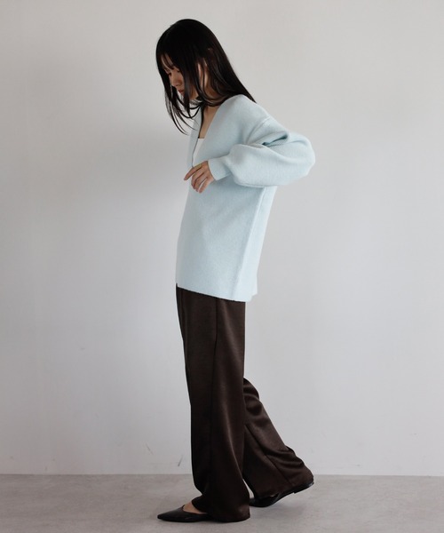 ENC（エンク）の「deep V neck highgauge knit pullover / 深Vネックハイゲージニット（ニット/セーター・レディース・ダークグレー/ベージュ/アイボリー/ライトブルー・FREE）」の5枚目の写真