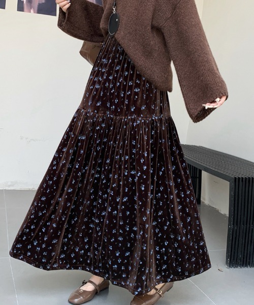 ABITOKYO（アビトーキョー）の「小花柄ベロアティアードスカート（スカート・レディース・モカ/ブラック・FREE）」の3枚目の写真