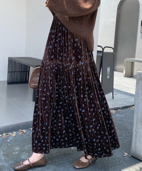 ABITOKYO（アビトーキョー）の「小花柄ベロアティアードスカート（スカート・レディース・モカ/ブラック・FREE）」の7枚目の写真