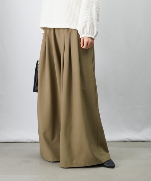 LUCA/LADY LUCK LUCA（ルカ/レディラックルカ）の「LC/LLL タックバギーパンツ/マキシフレアパンツ（その他パンツ・レディース・チャコールグレー/ブラック/モカ・FREE）」の3枚目の写真