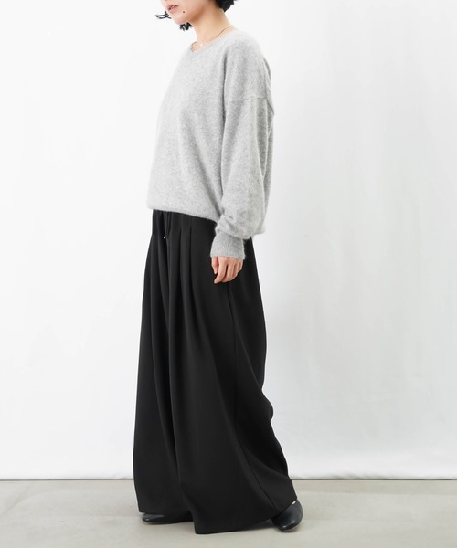 LUCA/LADY LUCK LUCA（ルカ/レディラックルカ）の「LC/LLL タックバギーパンツ/マキシフレアパンツ（その他パンツ・レディース・チャコールグレー/ブラック/モカ・FREE）」の4枚目の写真