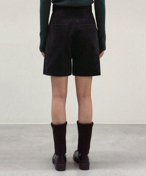 NICK&NICOLE(ニックアンドニコール)の「CORDUROY BERMUDA PANTS_BLACK NAVY(その他パンツ・レディース・その他・MEDIUM/SMALL)」の4枚目の写真