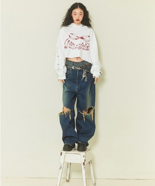 Little sunny bite（リトルサニーバイト）の「littlesunnybite/リトルサニーバイト/short D8 sweat hoodie（パーカー・レディース・ホワイト/ブラック・S/M）」の6枚目の写真