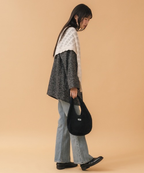 HEILIS（ヘイリス）の「シャギーニットバッグ / ニットバッグ シャギー レッド ブルー イエロー ブラック トレンド 冬服 秋服 小物 赤ニット クリスマス ギフト 贈り物 韓国 シンプル ガーリー ノームコア カジュアル（ハンドバッグ・レディース・レッド/ブラック/ブルー/イエロー・FREE）」の17枚目の写真