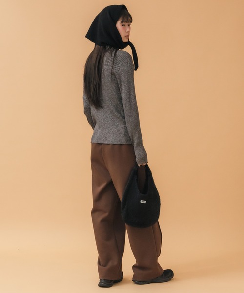 HEILIS（ヘイリス）の「シャギーニットバッグ / ニットバッグ シャギー レッド ブルー イエロー ブラック トレンド 冬服 秋服 小物 赤ニット クリスマス ギフト 贈り物 韓国 シンプル ガーリー ノームコア カジュアル（ハンドバッグ・レディース・レッド/ブラック/ブルー/イエロー・FREE）」の20枚目の写真