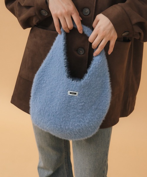 HEILIS（ヘイリス）の「シャギーニットバッグ / ニットバッグ シャギー レッド ブルー イエロー ブラック トレンド 冬服 秋服 小物 赤ニット クリスマス ギフト 贈り物 韓国 シンプル ガーリー ノームコア カジュアル（ハンドバッグ・レディース・レッド/ブラック/ブルー/イエロー・FREE）」の22枚目の写真