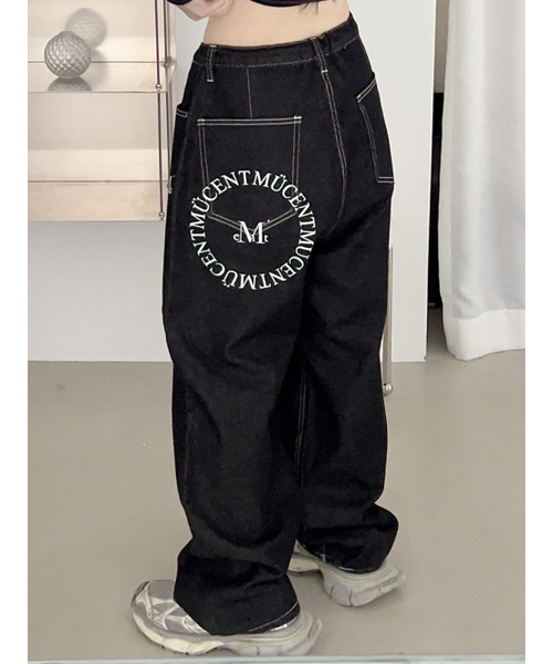 MUCENT(ムセント)の「シグニチャー円形バッグロゴデニムパンツ 男女共用(デニムパンツ・レディース・ブラック・FREE)」の1枚目の写真