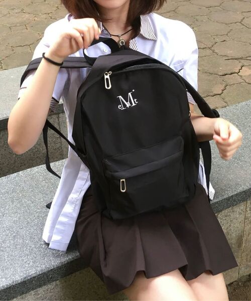 MUCENT(ムセント)の「ドンダシグネチャーロゴ刺繍ミニバックパック(ユニセックス)(バックパック/リュック・レディース・ブラック・FREE)」の8枚目の写真