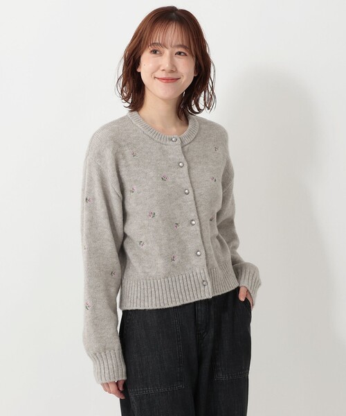 Afternoon Tea(アフタヌーンティー)の「フラワー刺繍ショートカーディガン(カーディガン/ボレロ・レディース・グレー/ネイビー・MEDIUM)」の1枚目の写真