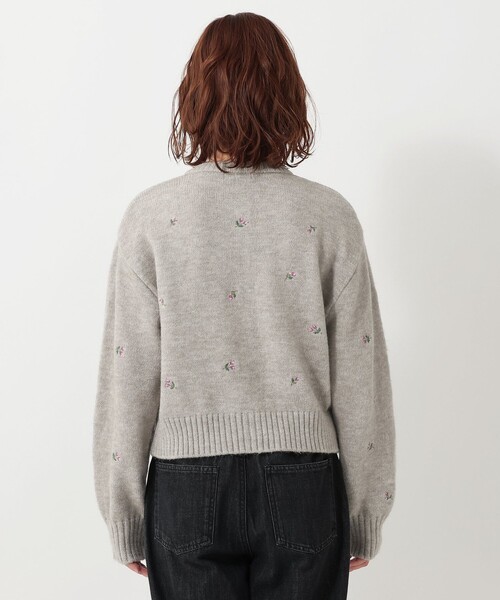 Afternoon Tea(アフタヌーンティー)の「フラワー刺繍ショートカーディガン(カーディガン/ボレロ・レディース・グレー/ネイビー・MEDIUM)」の3枚目の写真
