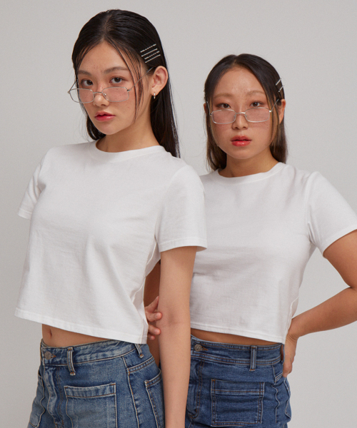 SALON DE YOHN(サロンドヨーン)の「Basic Short Sleeve Crop T_ White(Tシャツ/カットソー・レディース・その他・LARGE/MEDIUM/SMALL)」の2枚目の写真