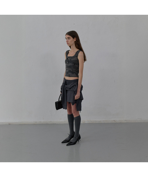 LCDC TM（エルシーディーシーティーエム）の「DOUBLE LAYERED TANK TOP CAMO (DARK GREY)（Tシャツ/カットソー・レディース・その他・SMALL/MEDIUM）」の2枚目の写真