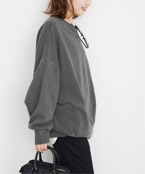 SLOBE IENA(スローブイエナ)の「《WEB限定/追加3》ビックシルエットピグメント裏毛プルオーバー(スウェット・レディース・ネイビー/ブラック系その他/ベージュ・FREE)」の8枚目の写真