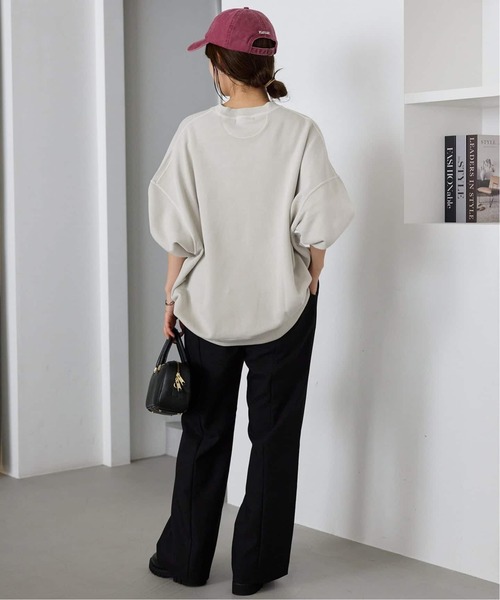 SLOBE IENA(スローブイエナ)の「《WEB限定/追加3》ビックシルエットピグメント裏毛プルオーバー(スウェット・レディース・ネイビー/ブラック系その他/ベージュ・FREE)」の16枚目の写真