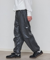 MILITARY | 【SETUP7】PU Cargo Trousers / PUレザーカーゴパンツ　ワイドシルエット(カーゴパンツ)
