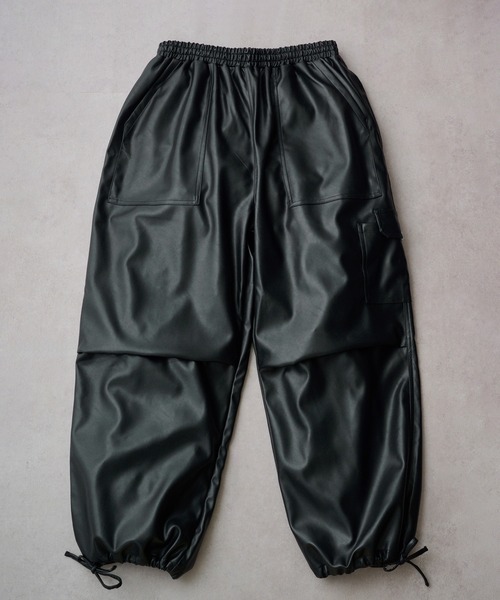 MILITARY(ミリタリー)の「【SETUP7】PU Cargo Trousers / PUレザーカーゴパンツ ワイドシルエット(カーゴパンツ・メンズ・ブラック/グレー/ブラウン・M/L)」の14枚目の写真