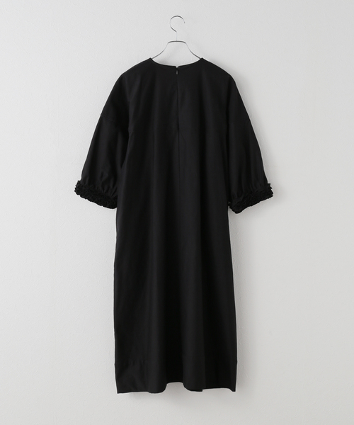 IENA（イエナ）の「Maison IENA 別注 Nell/ネル 袖フリルワンピース 252-40292（ワンピース・レディース・ブラック・FREE）」の6枚目の写真