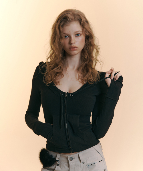 PLEASENOFOLLOW（プリーズノーフォロー）の「Glen Deep U-neck Hoodie (Black)（パーカー・レディース・その他・FREE）」の2枚目の写真