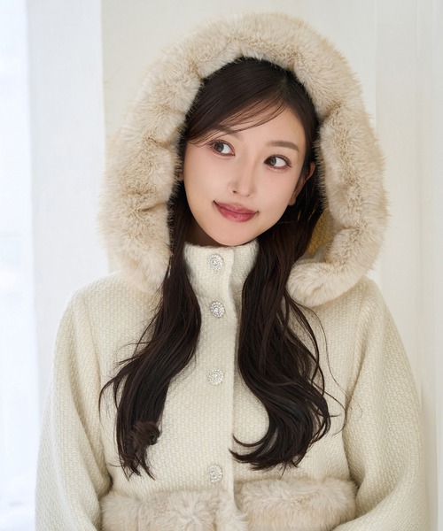 Seemi. byNICECLAUP（ シーミーバイナイスクラップ）の「【Seemi.】裾フェイクファージャケット（その他アウター・レディース・ブラック/アイボリー・FREE）」の5枚目の写真