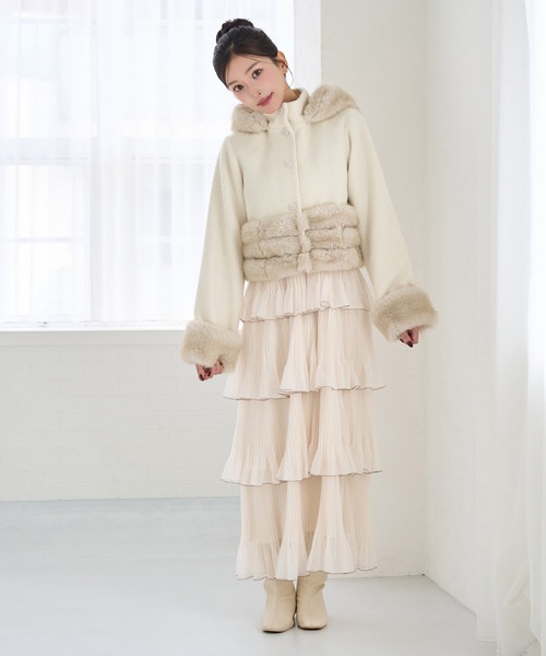 Seemi. byNICECLAUP（ シーミーバイナイスクラップ）の「【Seemi.】裾フェイクファージャケット（その他アウター・レディース・ブラック/アイボリー・FREE）」の6枚目の写真