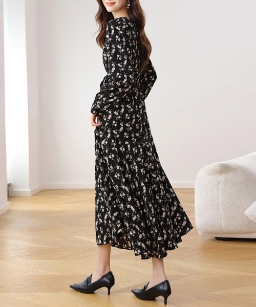 ONEP STAR(ワンピスター)の「花柄ロングワンピース(ワンピース・レディース・ブラック・MEDIUM/X-LARGE/LARGE)」の3枚目の写真
