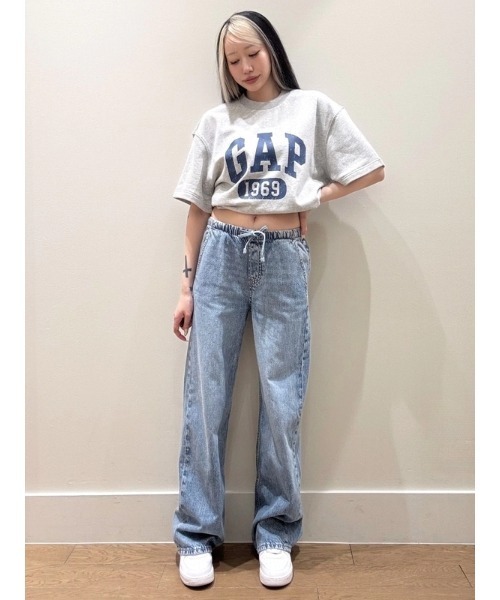 GAP(ギャップ)の「ローライズ ウルトラソフトイージーウエスト '90s ルーズフィット デニム(デニムパンツ・レディース・ライトインディゴブルー・S/M/L/XXS/XS)」の5枚目の写真