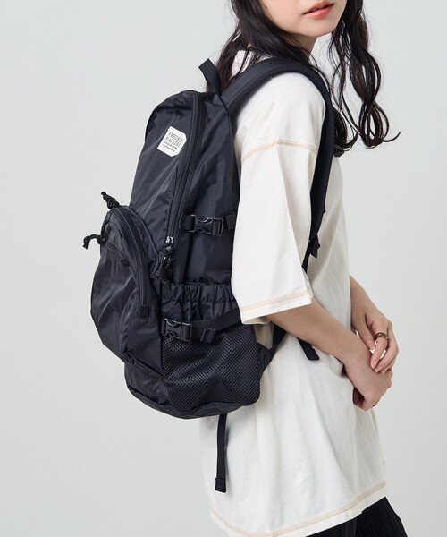 FREAK'S STORE（フリークスストア）の「＜新色追加＞FREDRIK PACKERS/フレドリックパッカーズ 210D DAY PACK TIPI/マザーズリュックサック/バックパック/デイパック（バックパック/リュック・レディース・ブラック/チャコールグレー・ONE SIZE）」の19枚目の写真