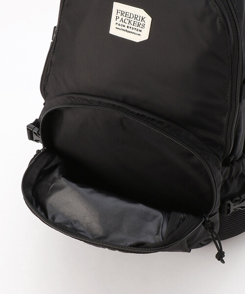 FREAK'S STORE（フリークスストア）の「＜新色追加＞FREDRIK PACKERS/フレドリックパッカーズ 210D DAY PACK TIPI/マザーズリュックサック/バックパック/デイパック（バックパック/リュック・レディース・ブラック/チャコールグレー・ONE SIZE）」の6枚目の写真