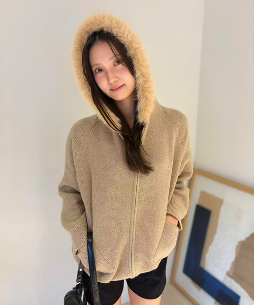 mebole(メボレ)の「Cozy Fur Knit Zip Hoodie(パーカー・レディース・ホワイト/ベージュ・FREE)」の2枚目の写真