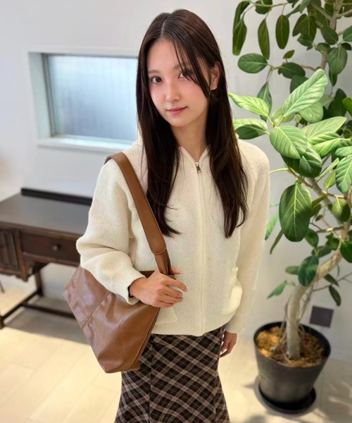 mebole(メボレ)の「Cozy Fur Knit Zip Hoodie(パーカー・レディース・ホワイト/ベージュ・FREE)」の8枚目の写真