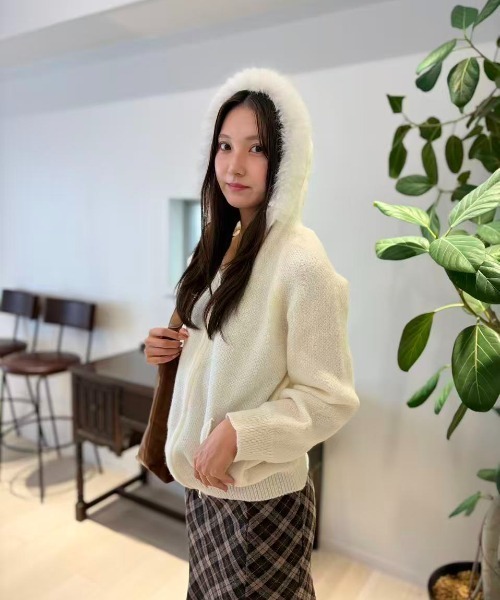 mebole(メボレ)の「Cozy Fur Knit Zip Hoodie(パーカー・レディース・ホワイト/ベージュ・FREE)」の13枚目の写真