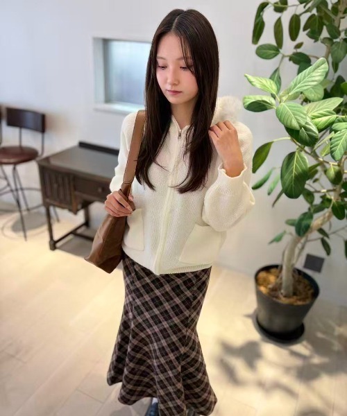 mebole(メボレ)の「Cozy Fur Knit Zip Hoodie(パーカー・レディース・ホワイト/ベージュ・FREE)」の16枚目の写真