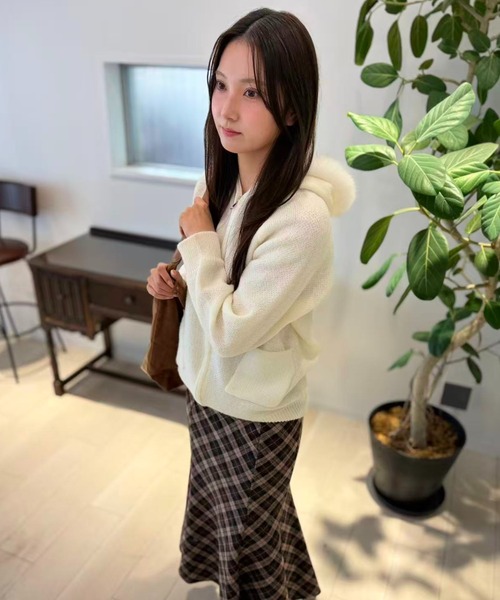 mebole(メボレ)の「Cozy Fur Knit Zip Hoodie(パーカー・レディース・ホワイト/ベージュ・FREE)」の17枚目の写真