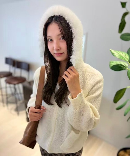 mebole(メボレ)の「Cozy Fur Knit Zip Hoodie(パーカー・レディース・ホワイト/ベージュ・FREE)」の12枚目の写真