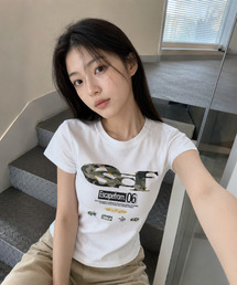 ESCAPEFROM（エスケープフロム）の「スタカモ ESCF ロゴ コラージュプリント スリムフィット 半袖Tシャツ アイボリー（Tシャツ/カットソー）」