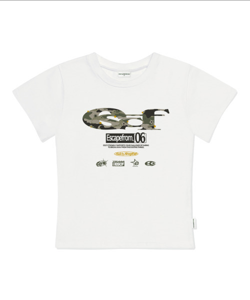 ESCAPEFROM(エスケープフロム)の「スタカモ ESCF ロゴ コラージュプリント スリムフィット 半袖Tシャツ アイボリー(Tシャツ/カットソー・レディース・その他・M/L)」の3枚目の写真