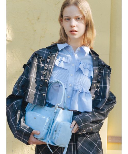 FURFUR（ファーファー）の「チェック柄クロップドフリルシャツ（シャツ/ブラウス・レディース・ブラック/ライトブルー/ベージュ・F）」の4枚目の写真