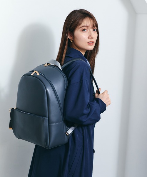 12Twelve Agenda(トゥエルブ アジェンダ)の「PC収納付き合皮A4リュック(バックパック/リュック・レディース・チャコールグレー/ライトグレー/ブラウン・FREE)」の5枚目の写真