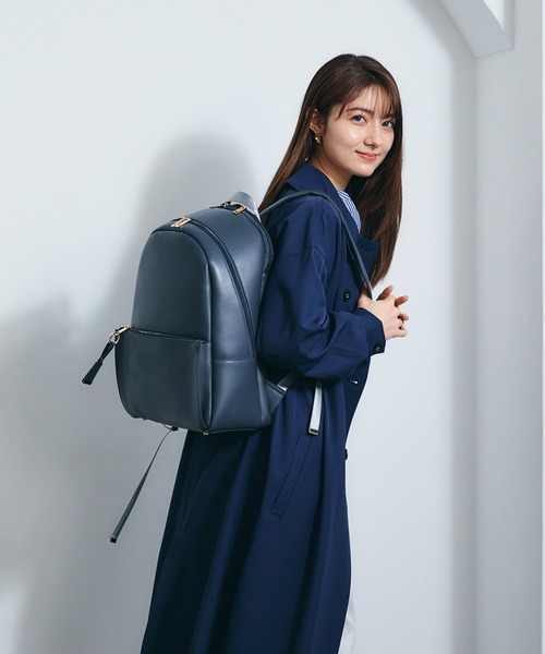 12Twelve Agenda(トゥエルブ アジェンダ)の「PC収納付き合皮A4リュック(バックパック/リュック・レディース・チャコールグレー/ライトグレー/ブラウン・FREE)」の8枚目の写真