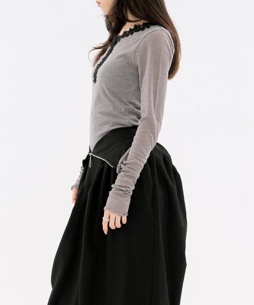 Ezick（エジック）の「flower lace trim sheer tee レーストリムシルキータッチロンT（Tシャツ/カットソー・レディース・グレー/オフホワイト・FREE）」の4枚目の写真