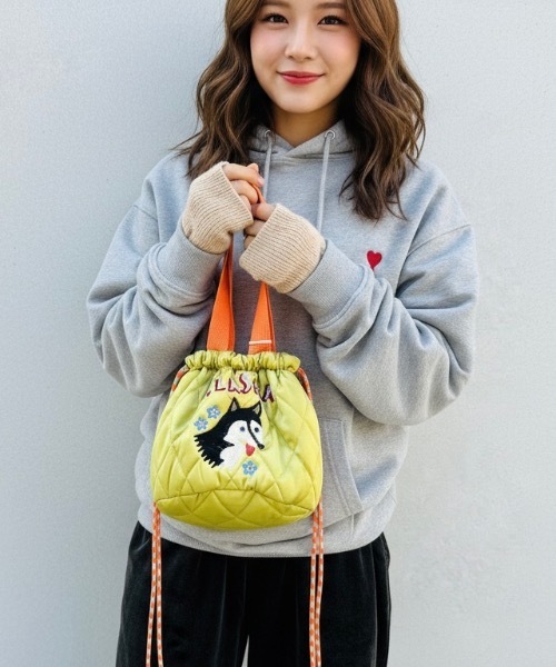 HOUSTON(ヒューストン)の「HOUSTON / SATIN EFFECT BAG(MARMALADE/CAT)HS6023W HS6025W(ショルダーバッグ・レディース・ラベンダー/ネイビー/イエロー/チャコールグレー/レッド/ピンク・ONESIZE)」の4枚目の写真